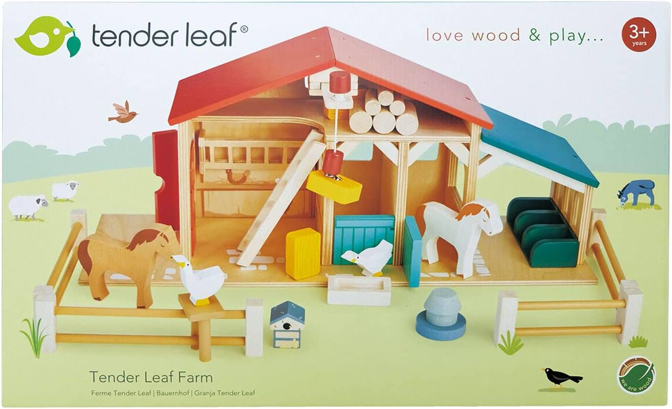 La ferme en bois avec animaux beige, rouge, bleu