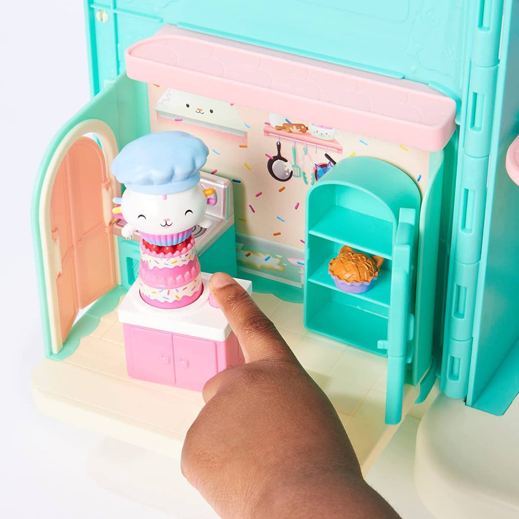 La maison de poupée de Gabby's Dollhouse - chambre de luxe - la cuisine de cakey multicolore