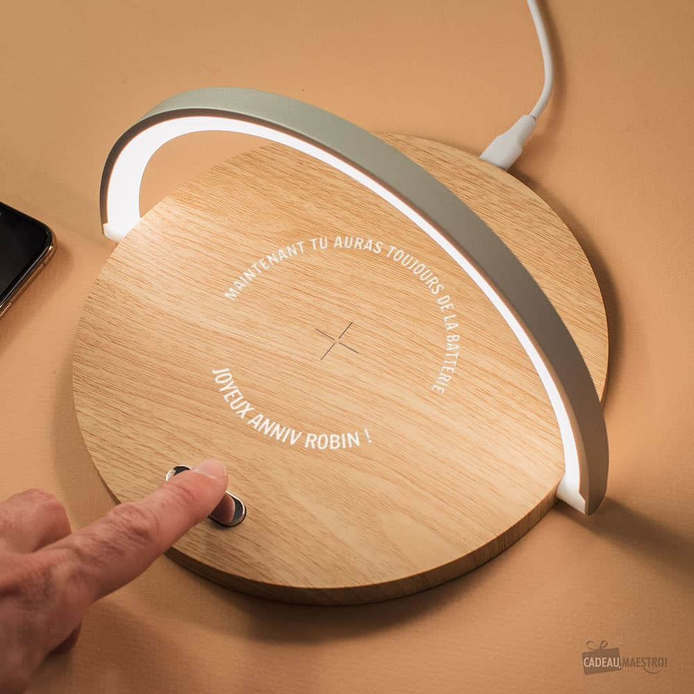 Lampe de Chevet Tactile Avec Station de Chargement à Personnaliser - Lampe Personnalisée