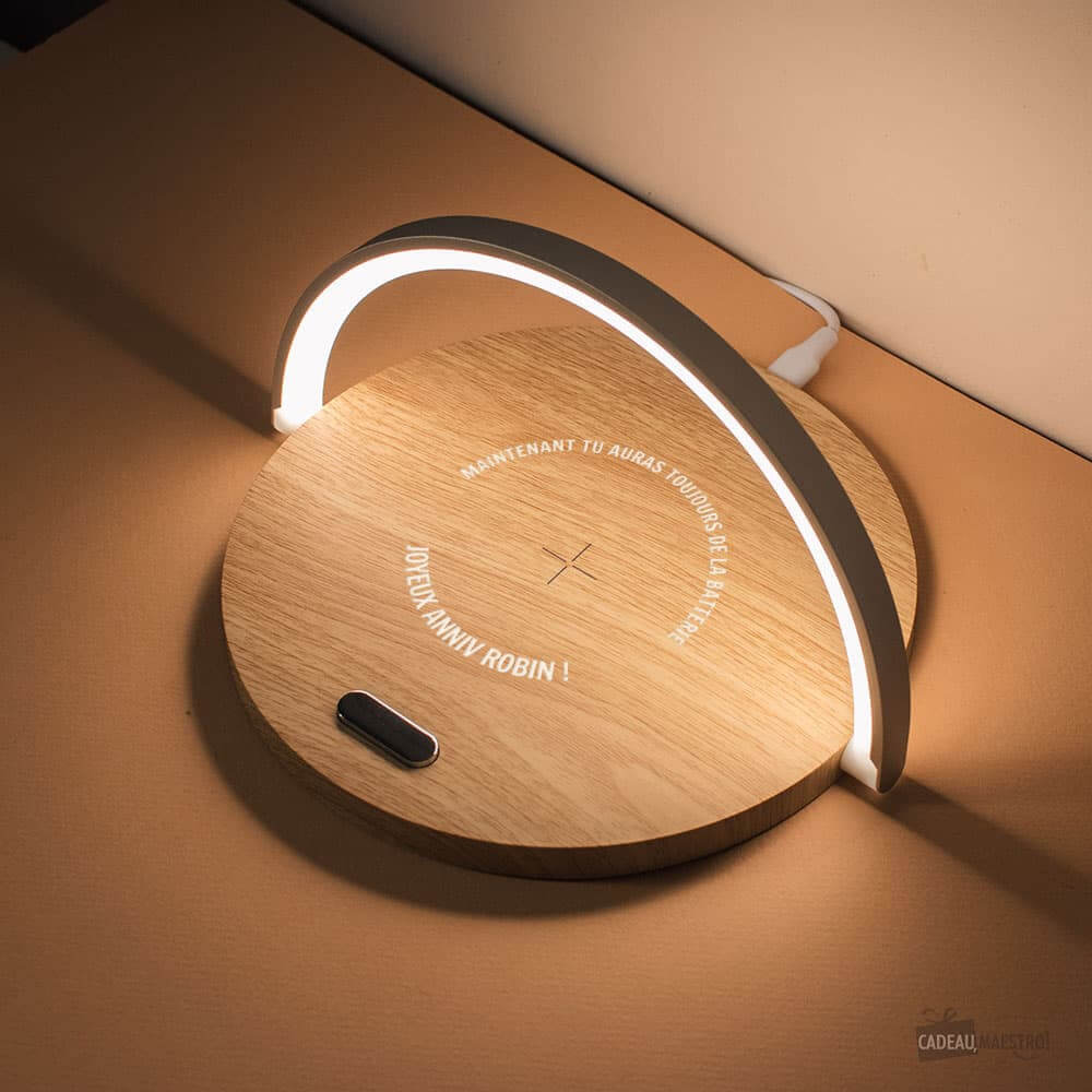 Lampe de Chevet Tactile Avec Station de Chargement à Personnaliser - Lampe Personnalisée