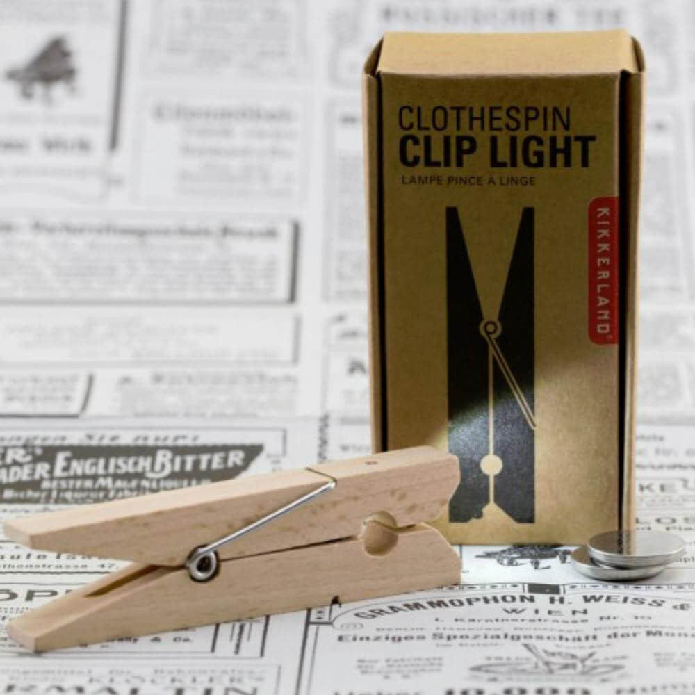 Lampe à Livre Pince à Linge - Accessoires pour Livre Kikkerland