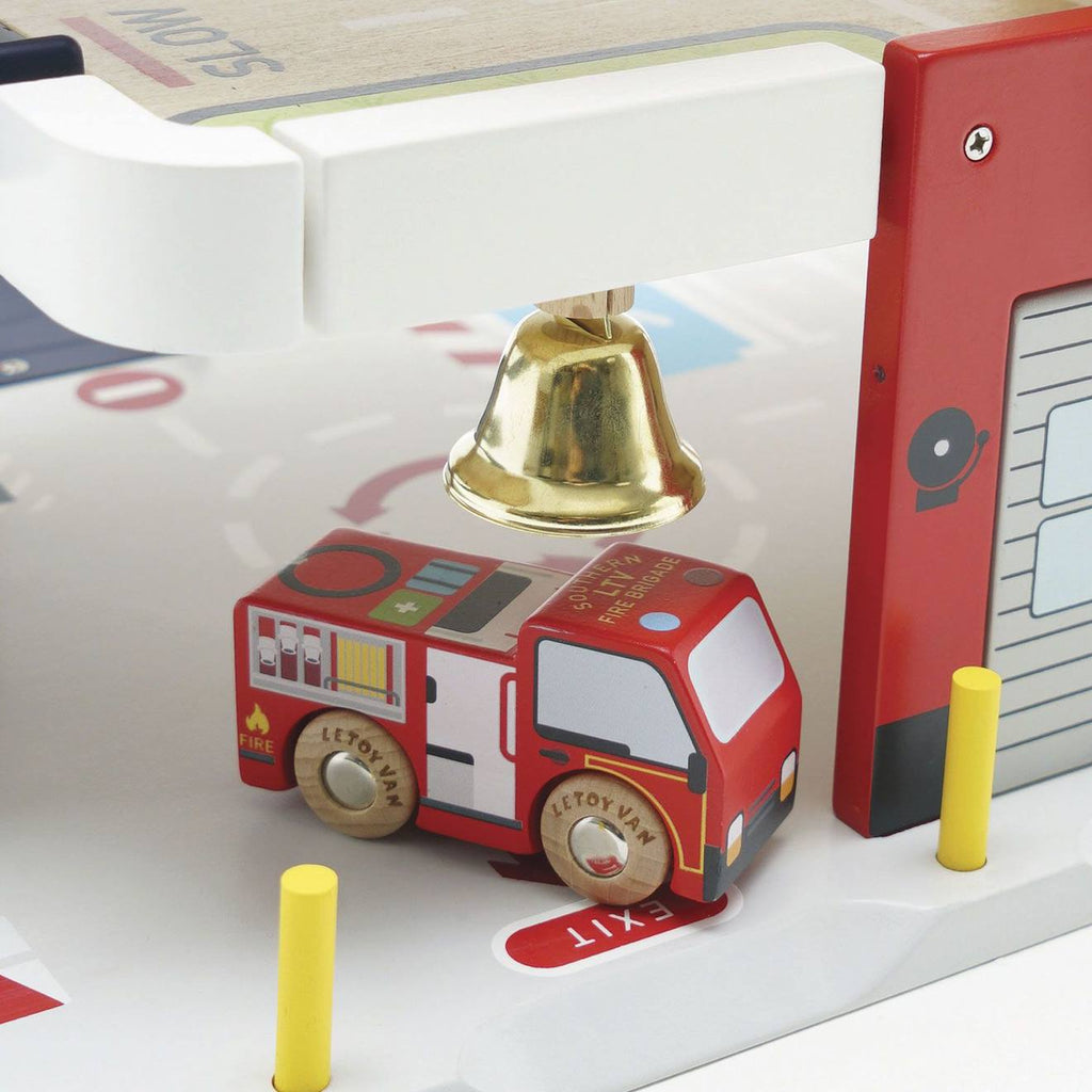 Le garage des pompiers beige