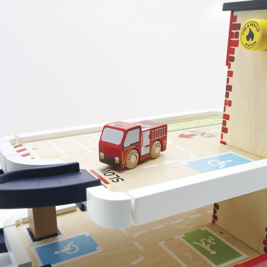 Le garage des pompiers beige