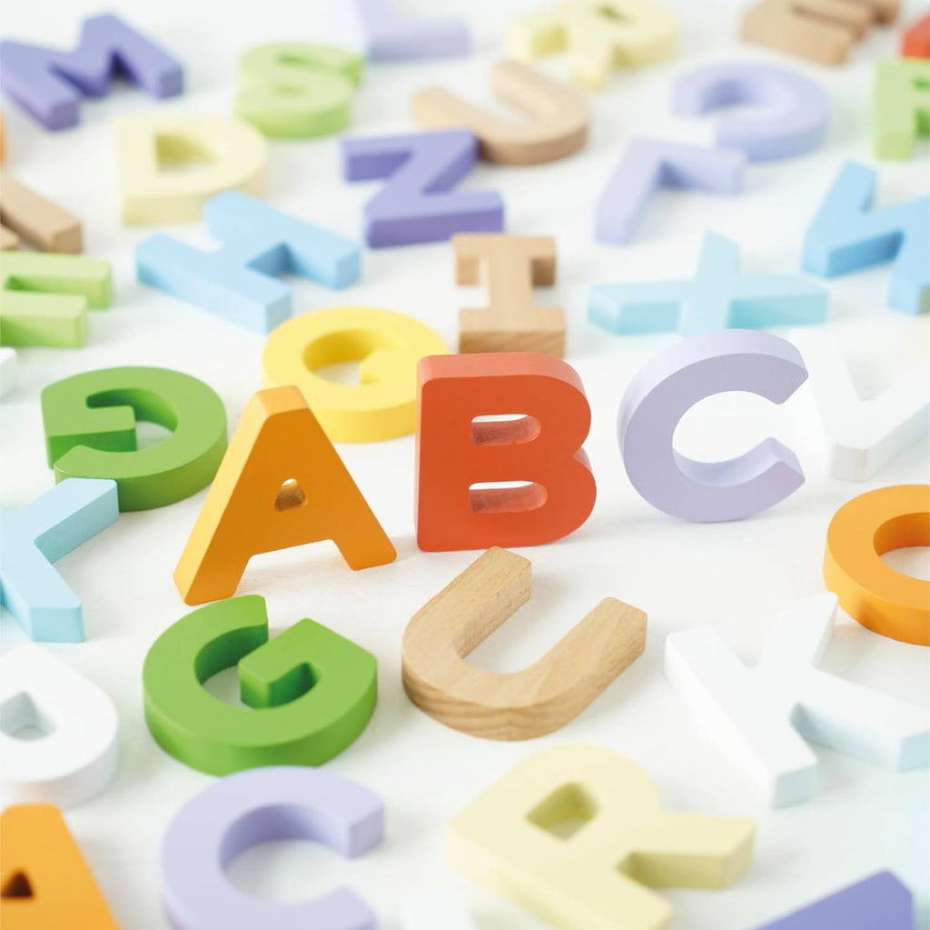 Lettres de l'alphabet en bois bleu