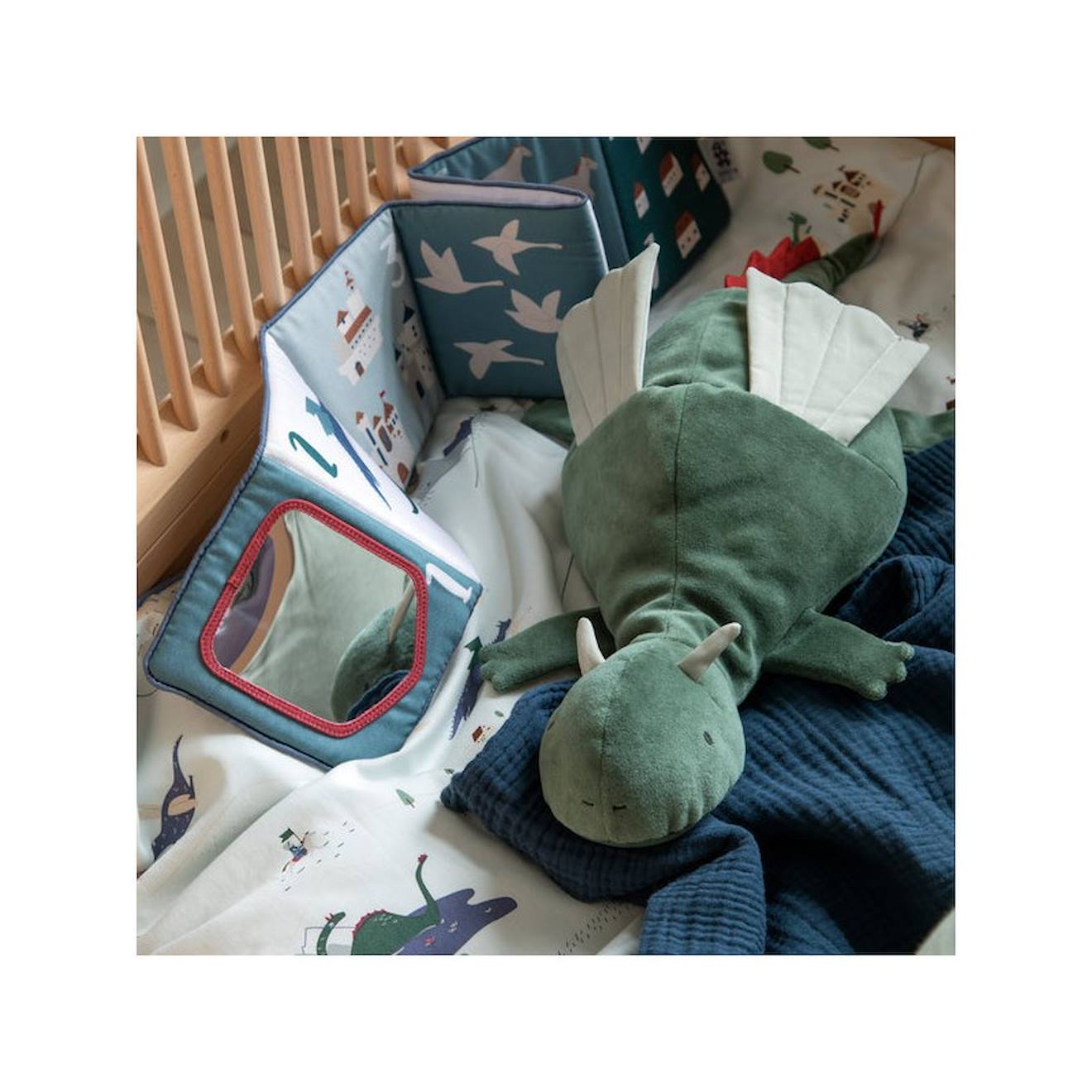 Livre d'activités en tissu dragon tales bleu