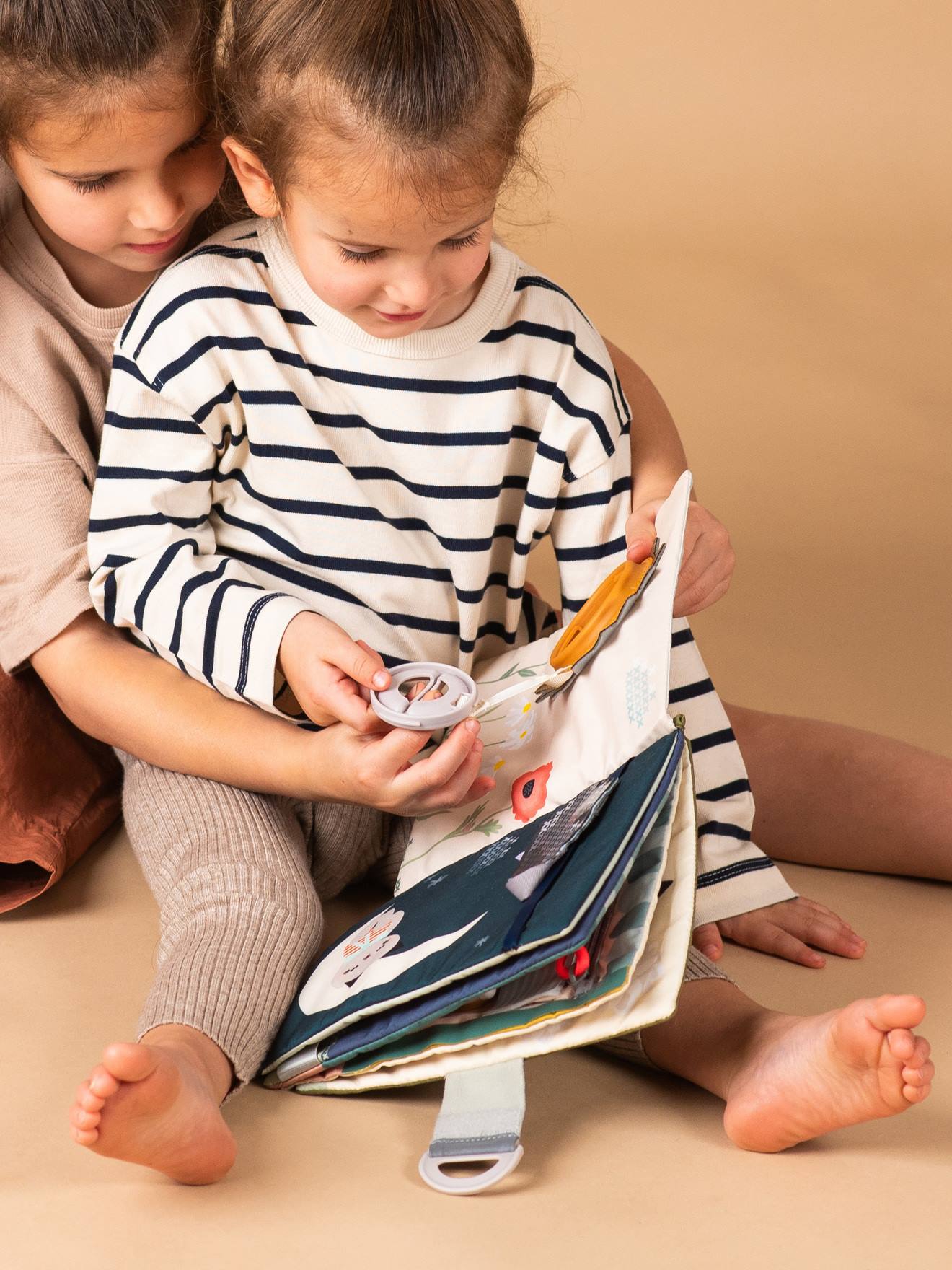 Livre d'activités fantaisie multicolore