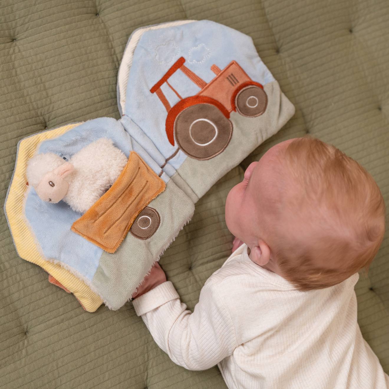Livré d'activités tissu little farm rouge