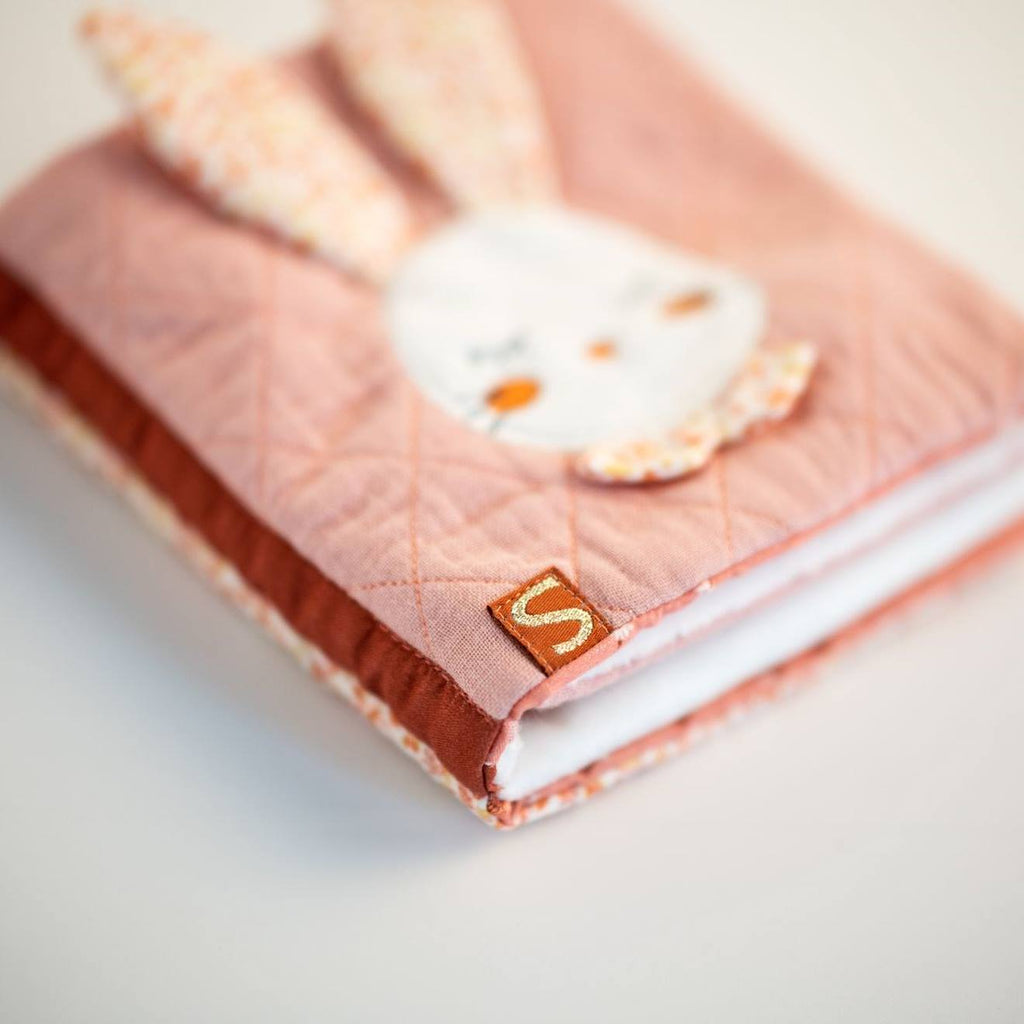 Livre d'éveil en polyester - esmée rose