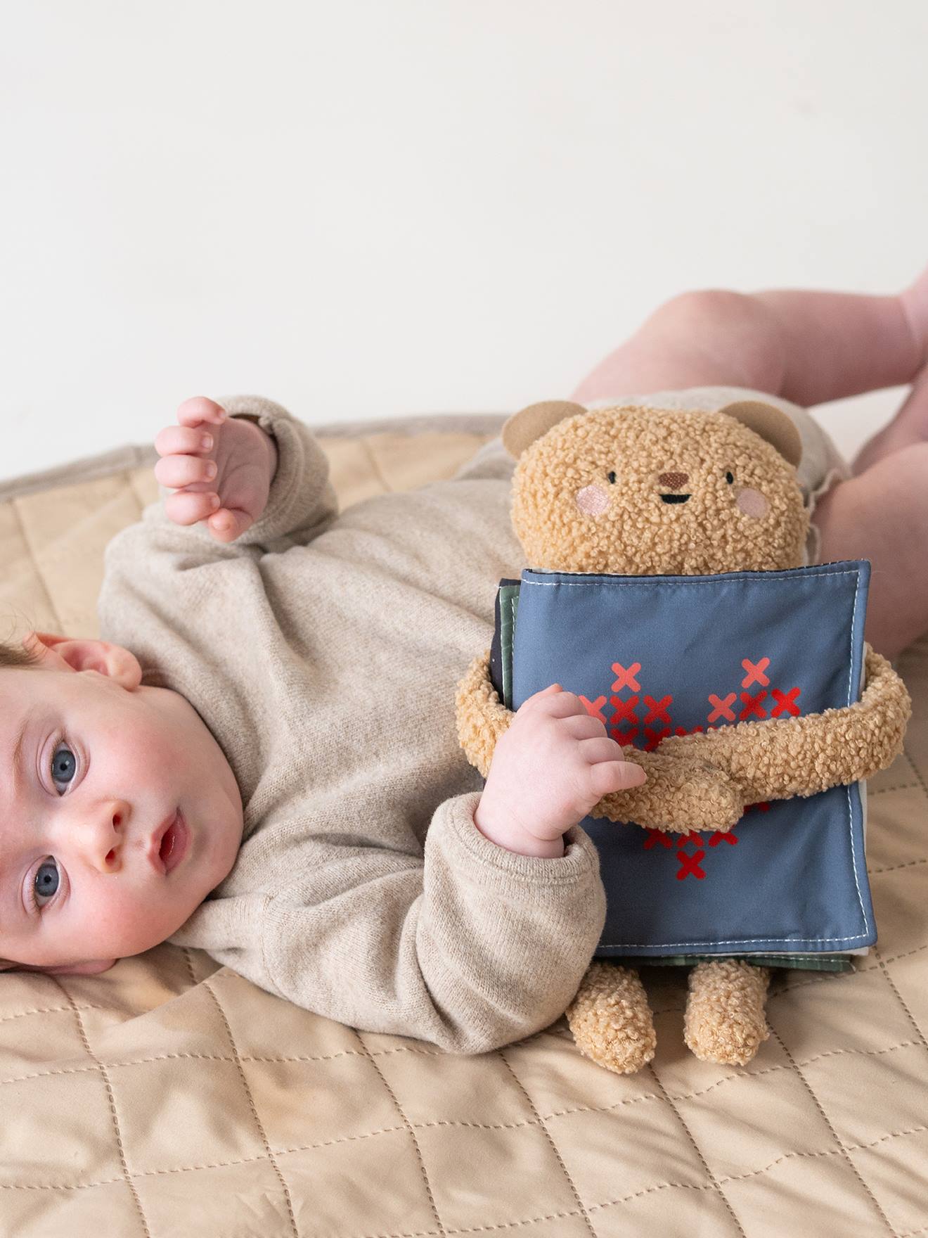 Livre ourson câlin double face multicolore