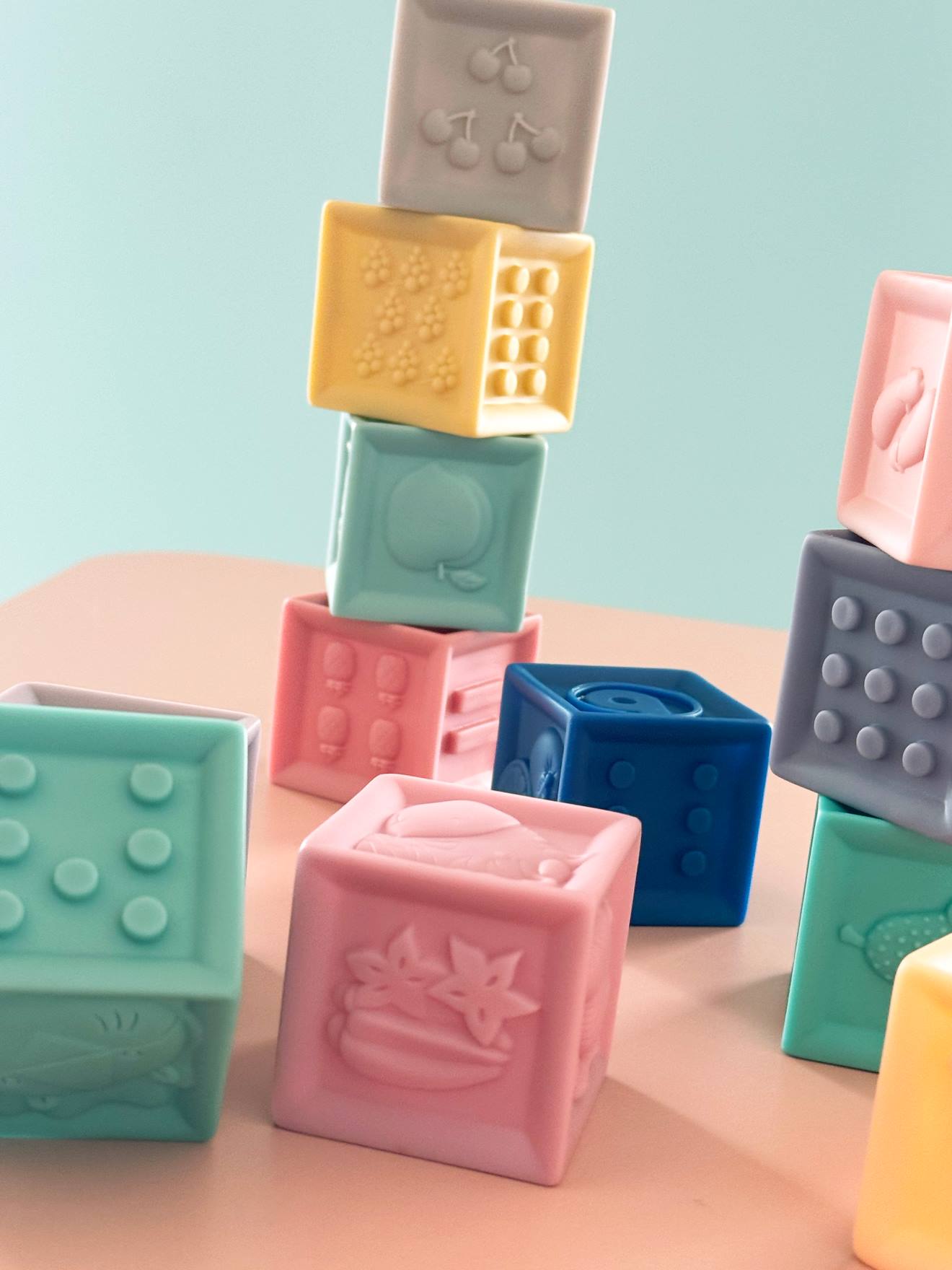 Lot de 12 cubes souples multicolore