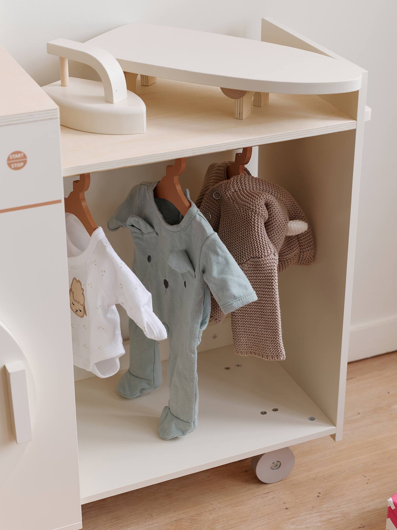 Machine à laver et à repasser avec accessoires en bois FSC écru