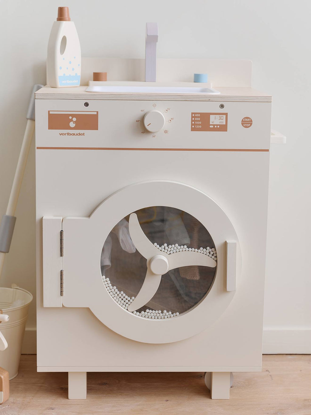 Machine à laver et à repasser avec accessoires en bois FSC écru
