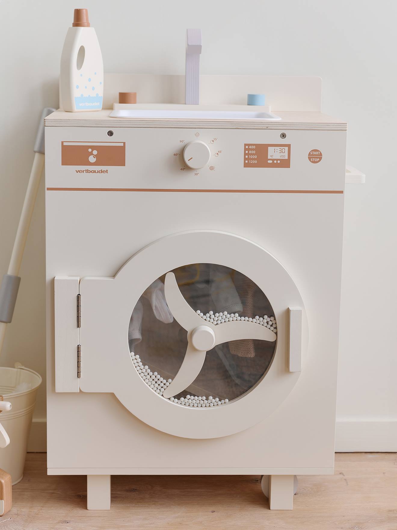 Machine à laver et à repasser avec accessoires en bois FSC écru