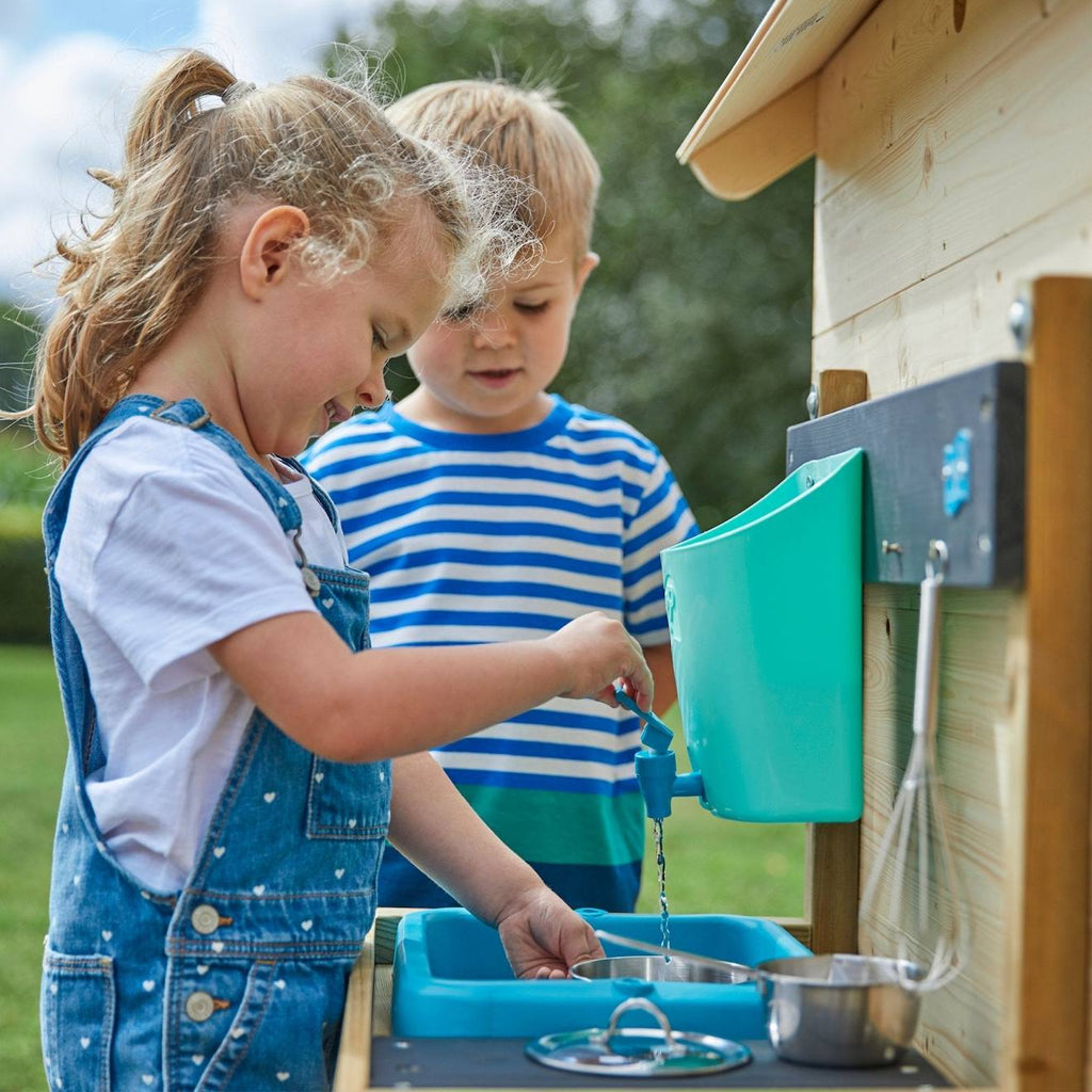 Maisonnette cabane enfant + cuisine extérieure refuge bois FSC marron - bleu - noir