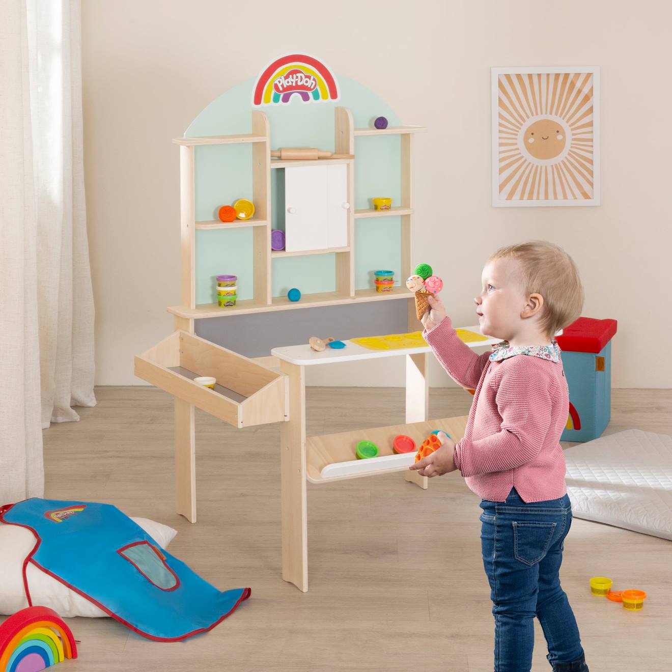 Marchande en bois + 12 pots de pâte à modeler x play-doh + tablier et accessoires vert menthe - naturel