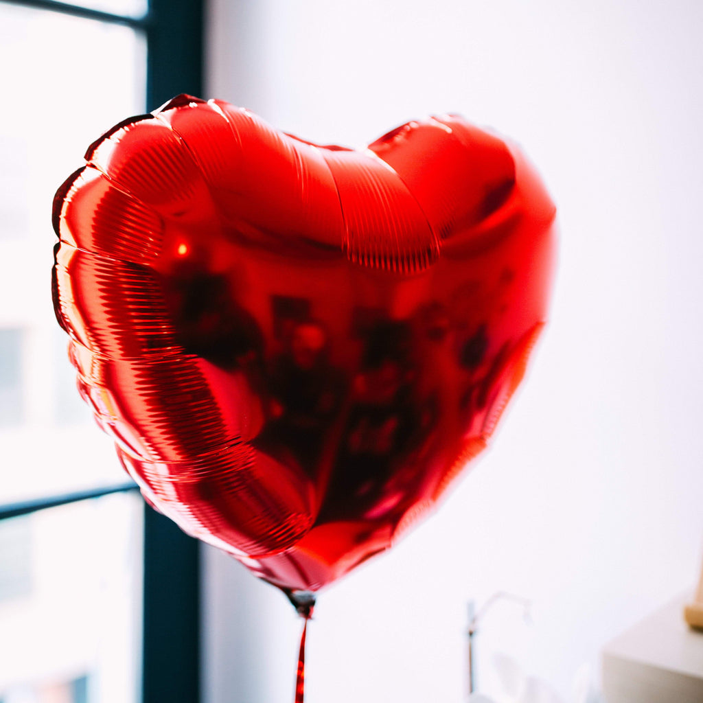 Ballon cœur rouge idéal à offrir en cadeau surprise
