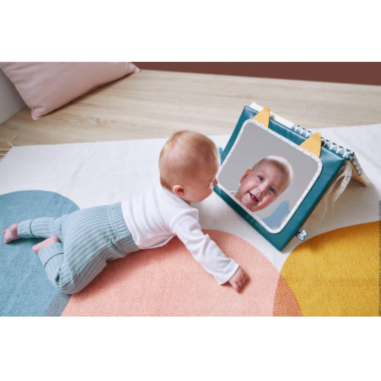 Miroir sensoriel pour bébé beige
