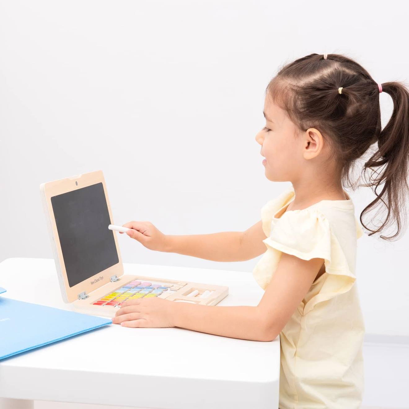 Mon premier ordinateur portable beige