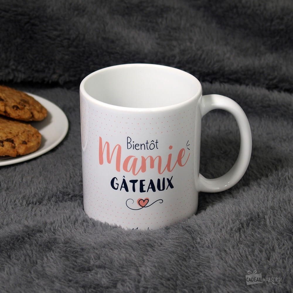 Mug "Bientôt Mamie Gâteaux" - Cadeau Mamie CadoMaestro