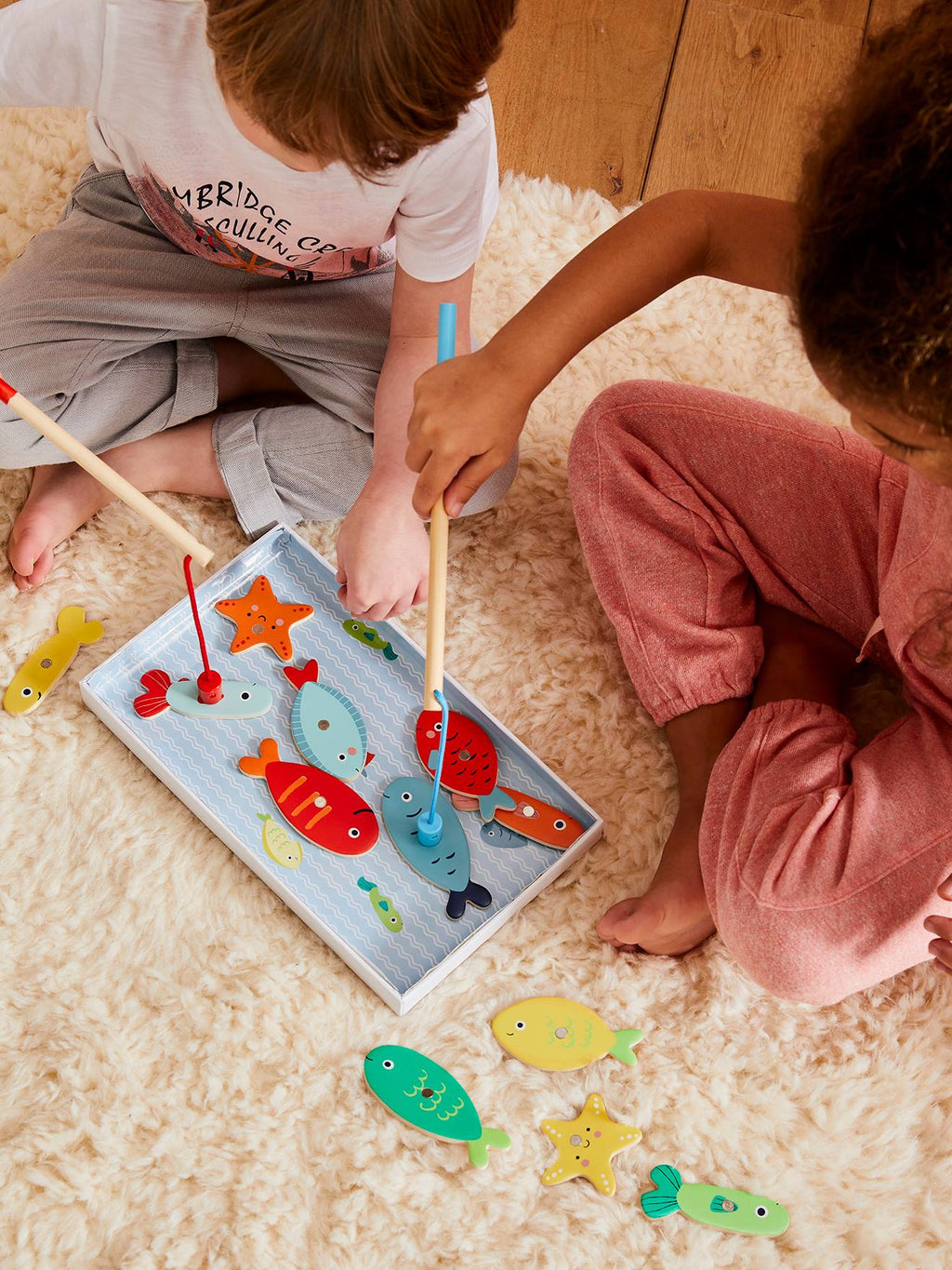 Pêche à la ligne magnétique en bois FSC multicolore