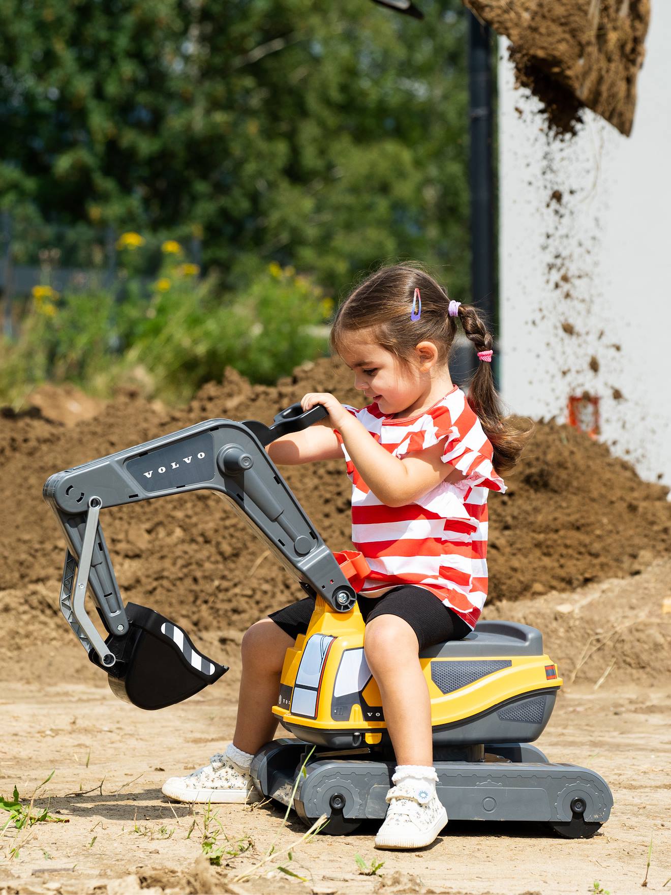 Pelleteuse super builder entièrement articulée avec assise ouvrante jaune et anthracite - volvo