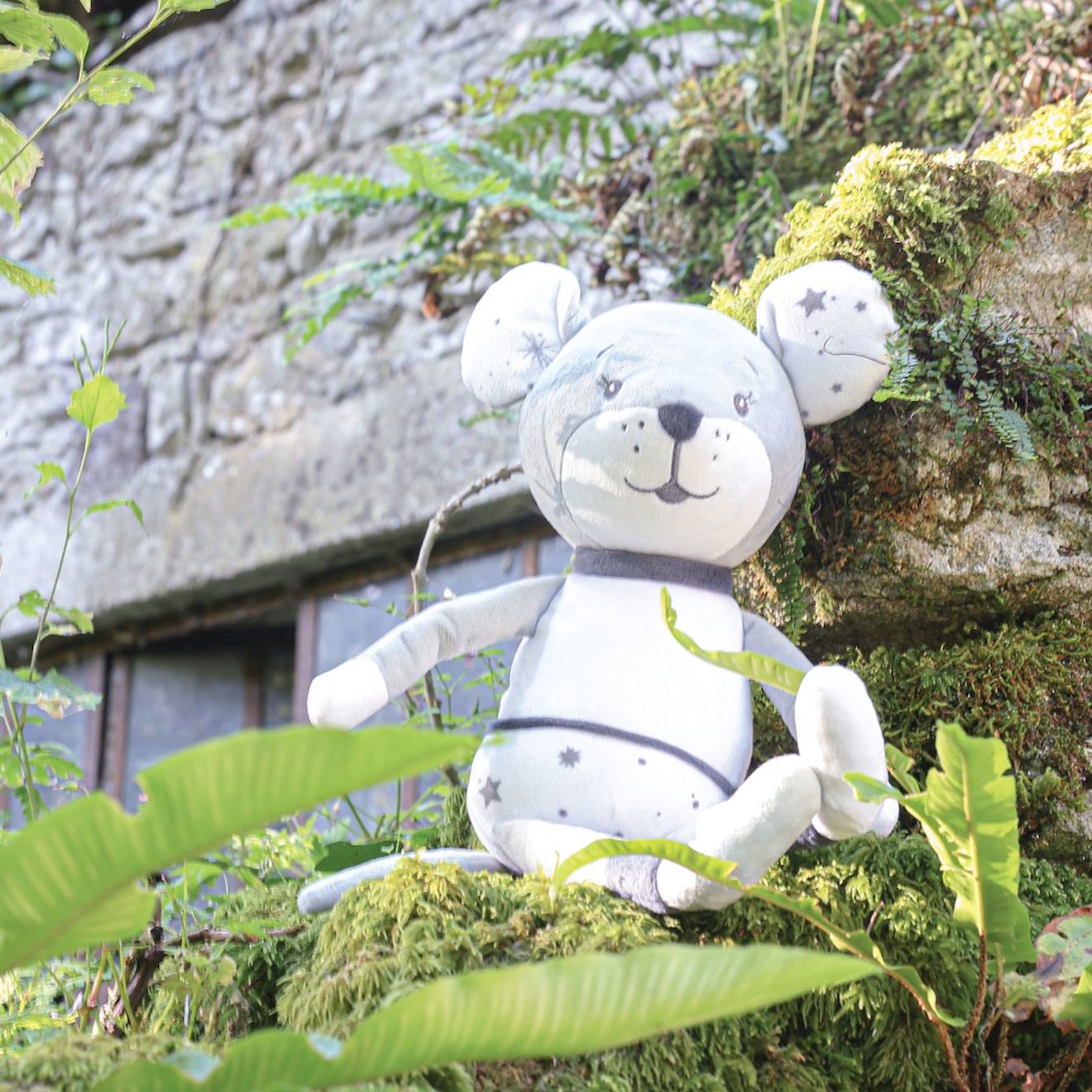 Peluche bébé gris