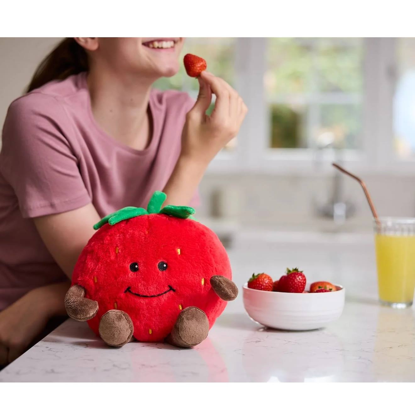 Peluche bouillotte fraise rouge