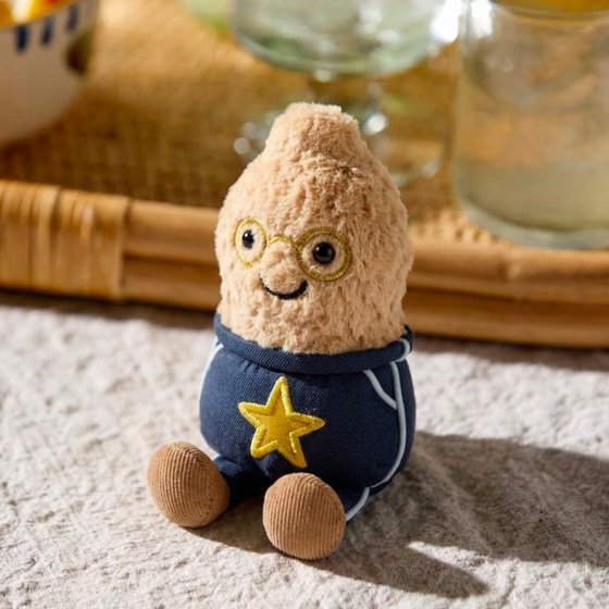 Peluche Jellycat cacahuète Amuseables Étoile Outfit