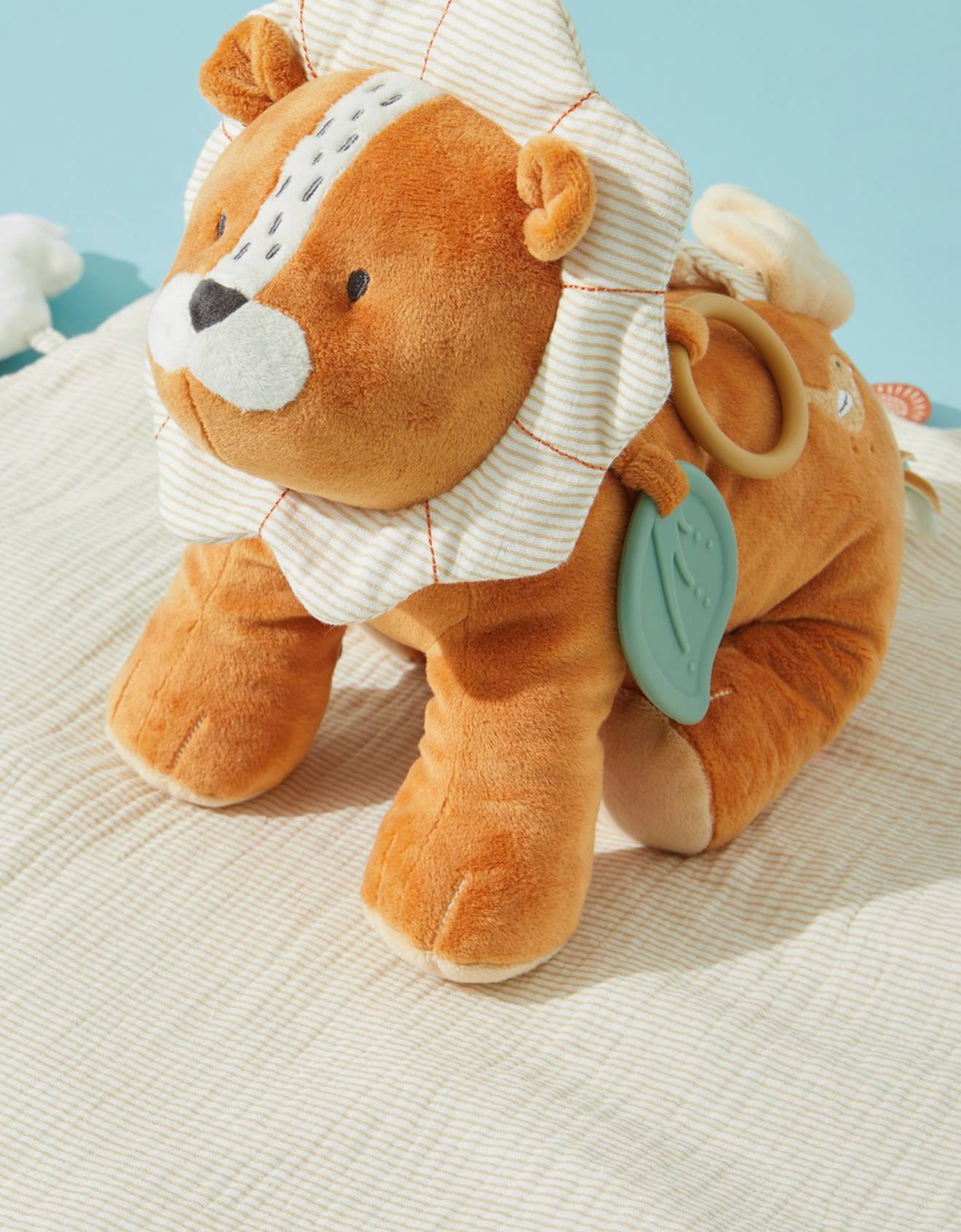 Peluche d'activités babou en veloudoux et mousseline marron
