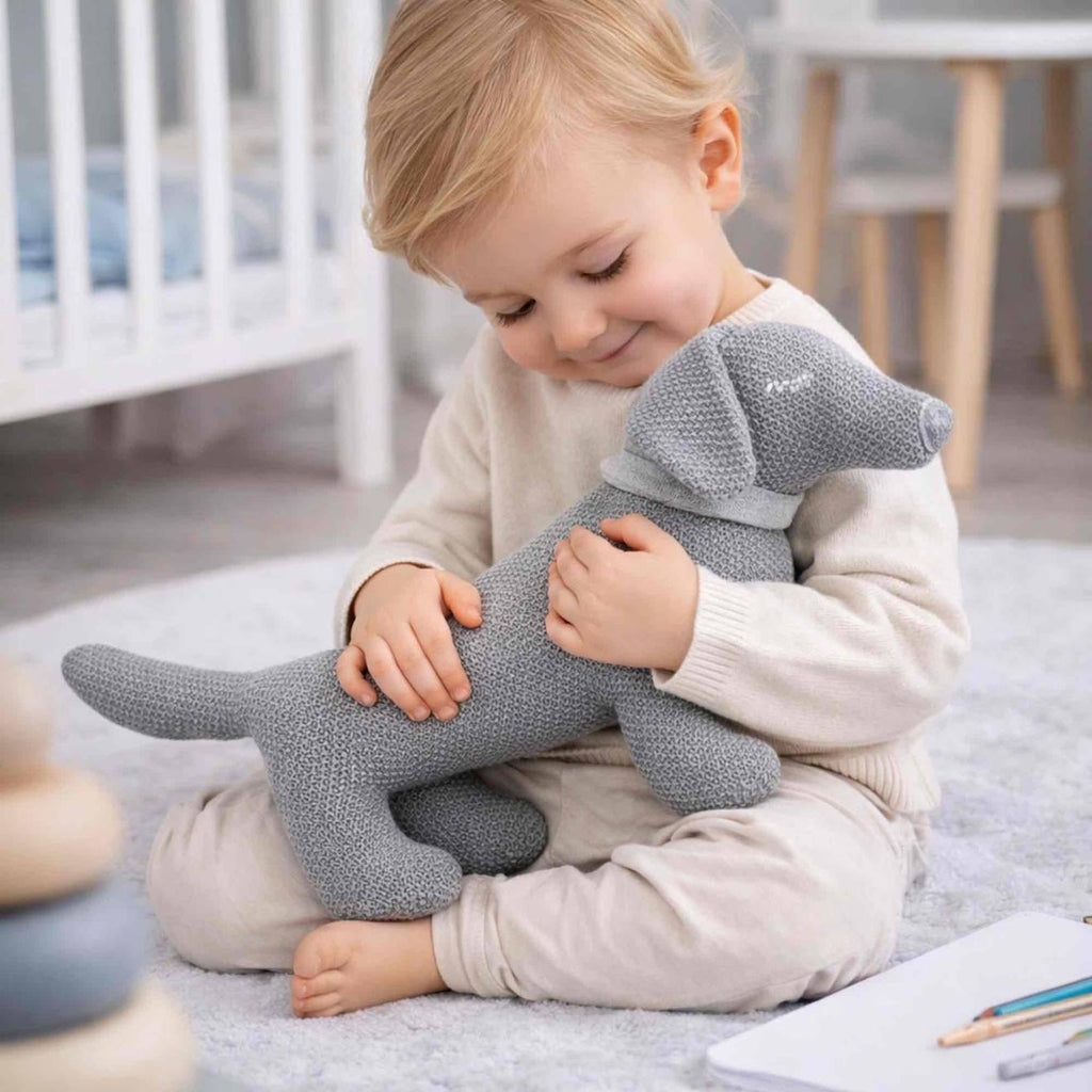 Peluche en coton bio doudou chien teckel gris
