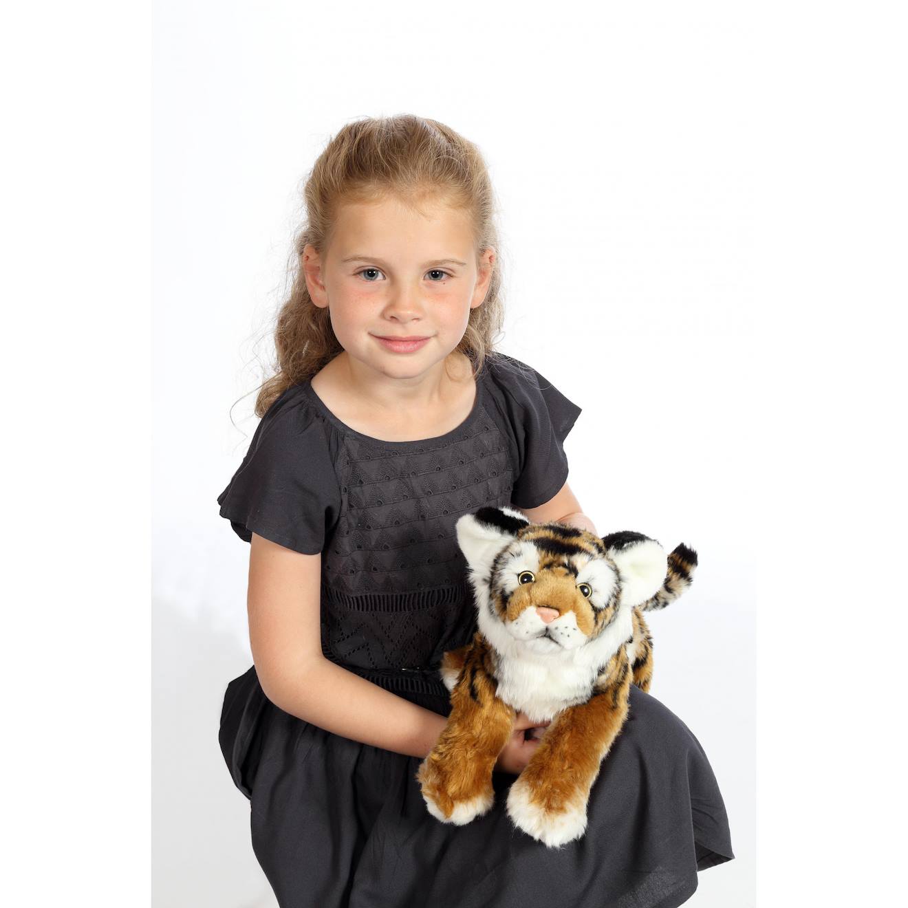 Peluche - fauve allongé 30 cm -tigre brun marron