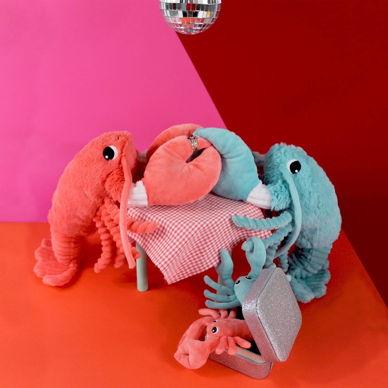 Peluche homard maman et son bébé corail rose