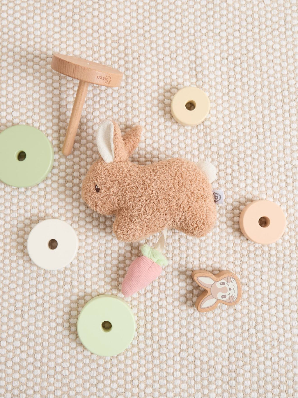 Peluche lapin fine en bouclé – 20 cm lapin fine