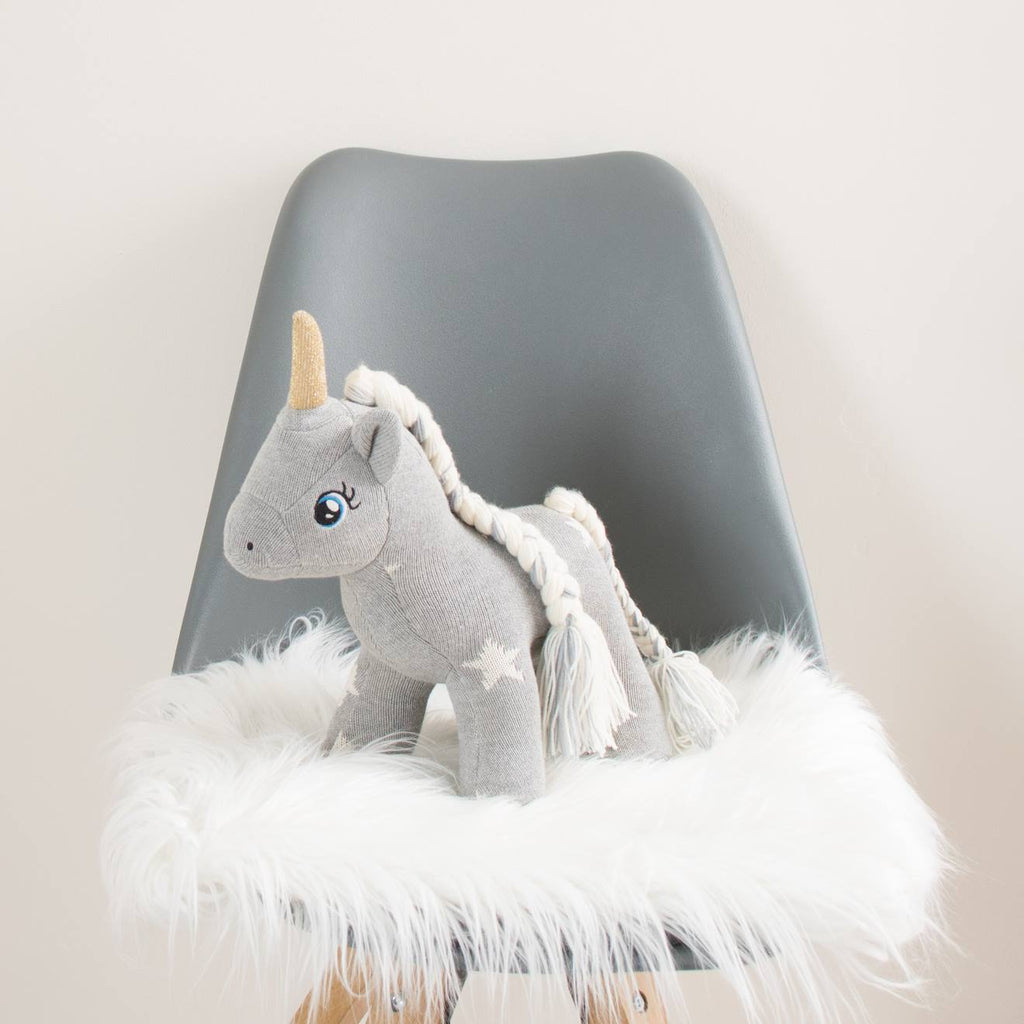 Peluche licorne avec étoiles – doudou féerique licorne étoile