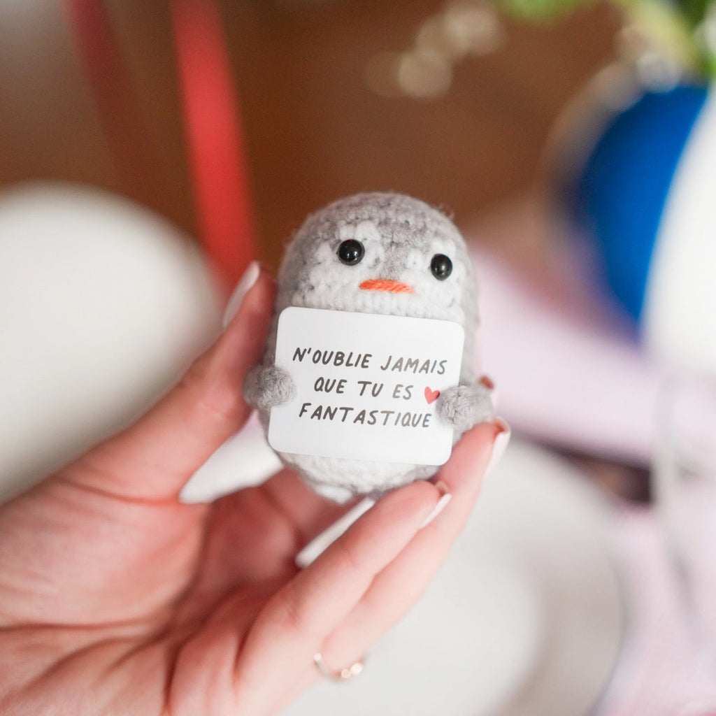 Pingouin en crochet Les P'tits Messagers, cadeau réconfortant