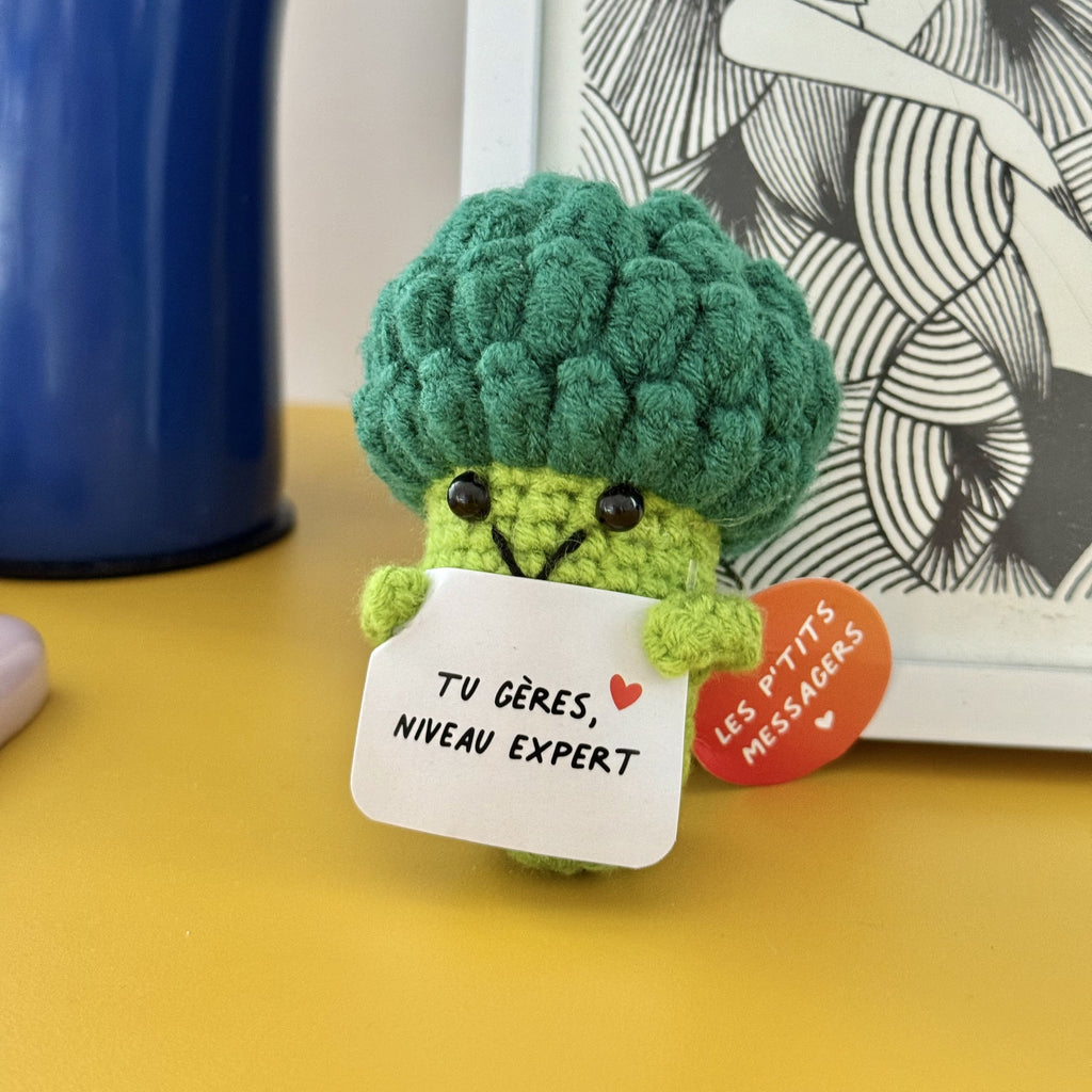 Peluche brocoli en crochet a offrir pour féliciter un proche