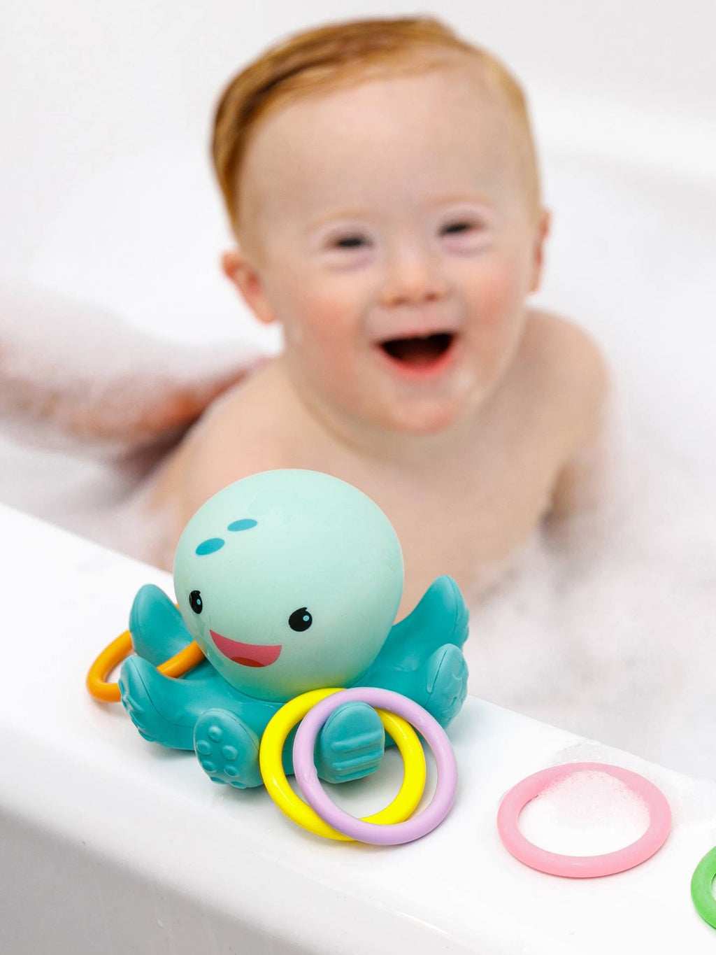 Pieuvre lumineuse de bain avec anneaux - multicolore