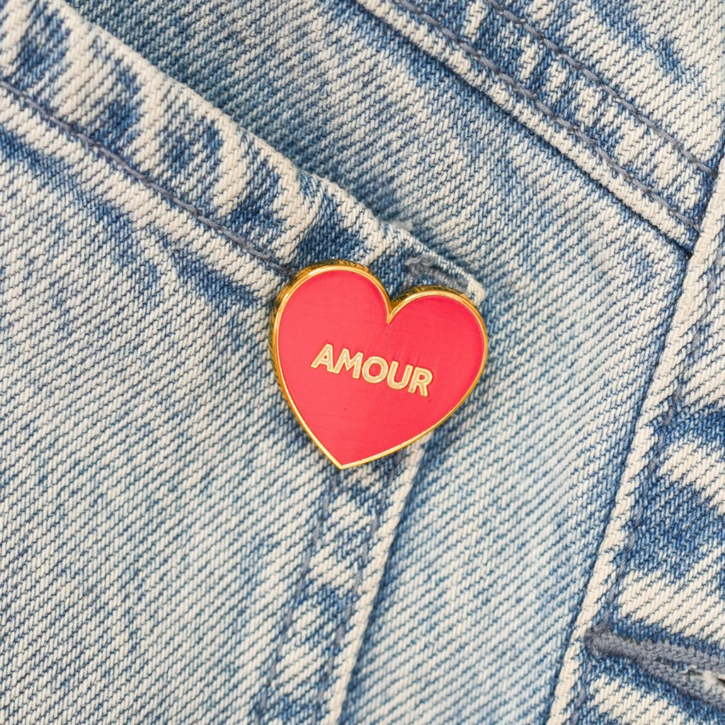 Pin's coeur Amour rouge et doré, petit cadeau à offrir