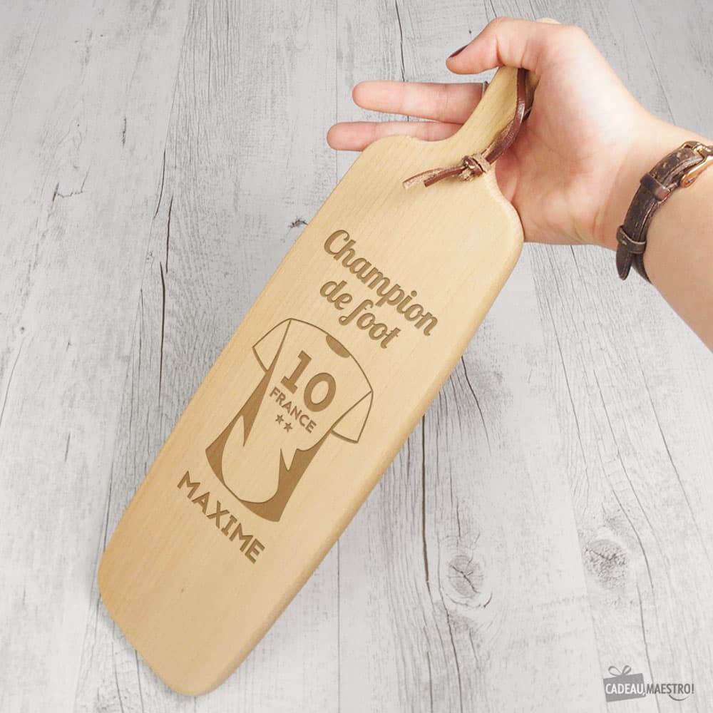 Planche à Découper Allongée Maillot de Sport à Personnaliser - Planche à Découper Personnalisée CadoMaestro