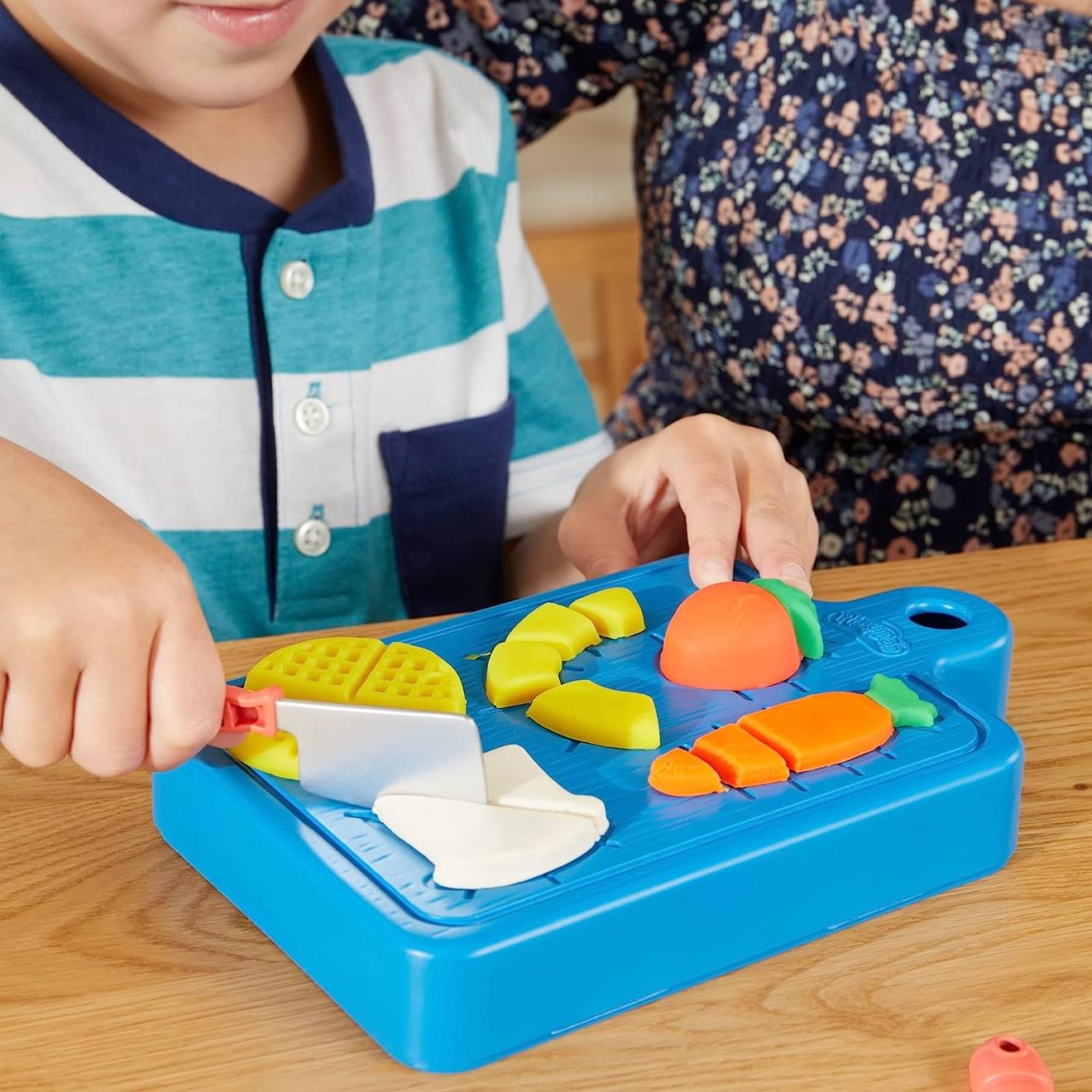 Play-Doh kit du petit chef cuisinier pâte à modeler multicolore