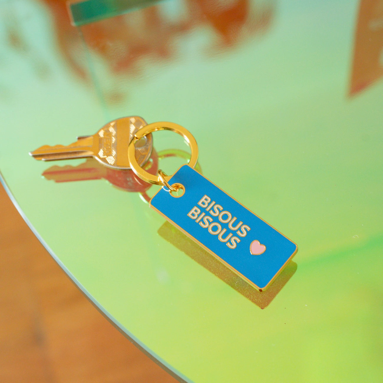Porte-clés Bisous bisous avec cœur en relief