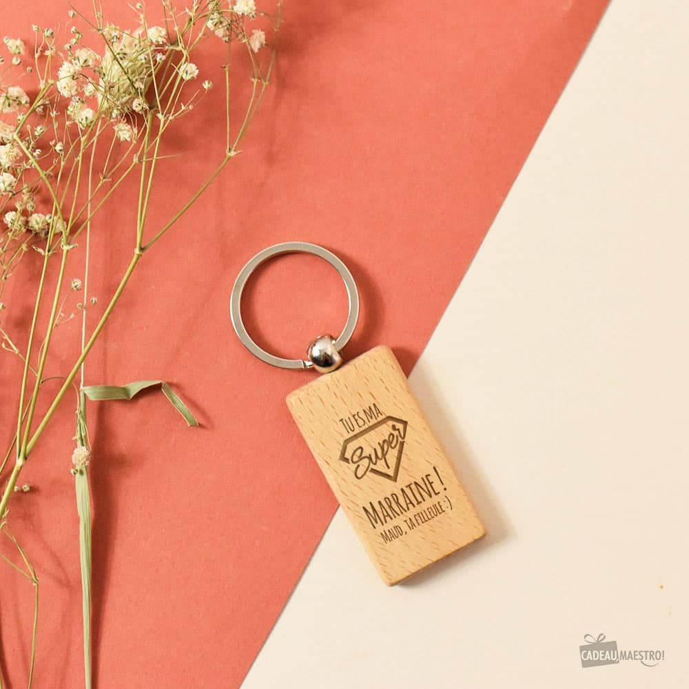 Porte-Clés Super Marraine à Personnaliser - Porte-Clés Personnalisé CadoMaestro