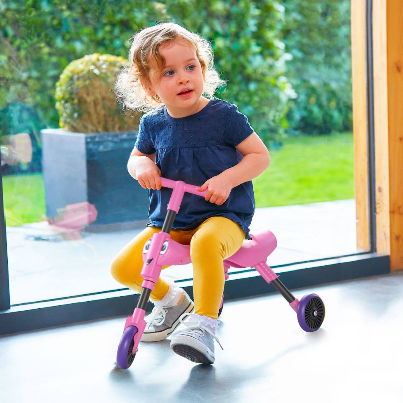 Porteur enfant pliable 3 roues scuttlebug butterfly métal blanc - rose