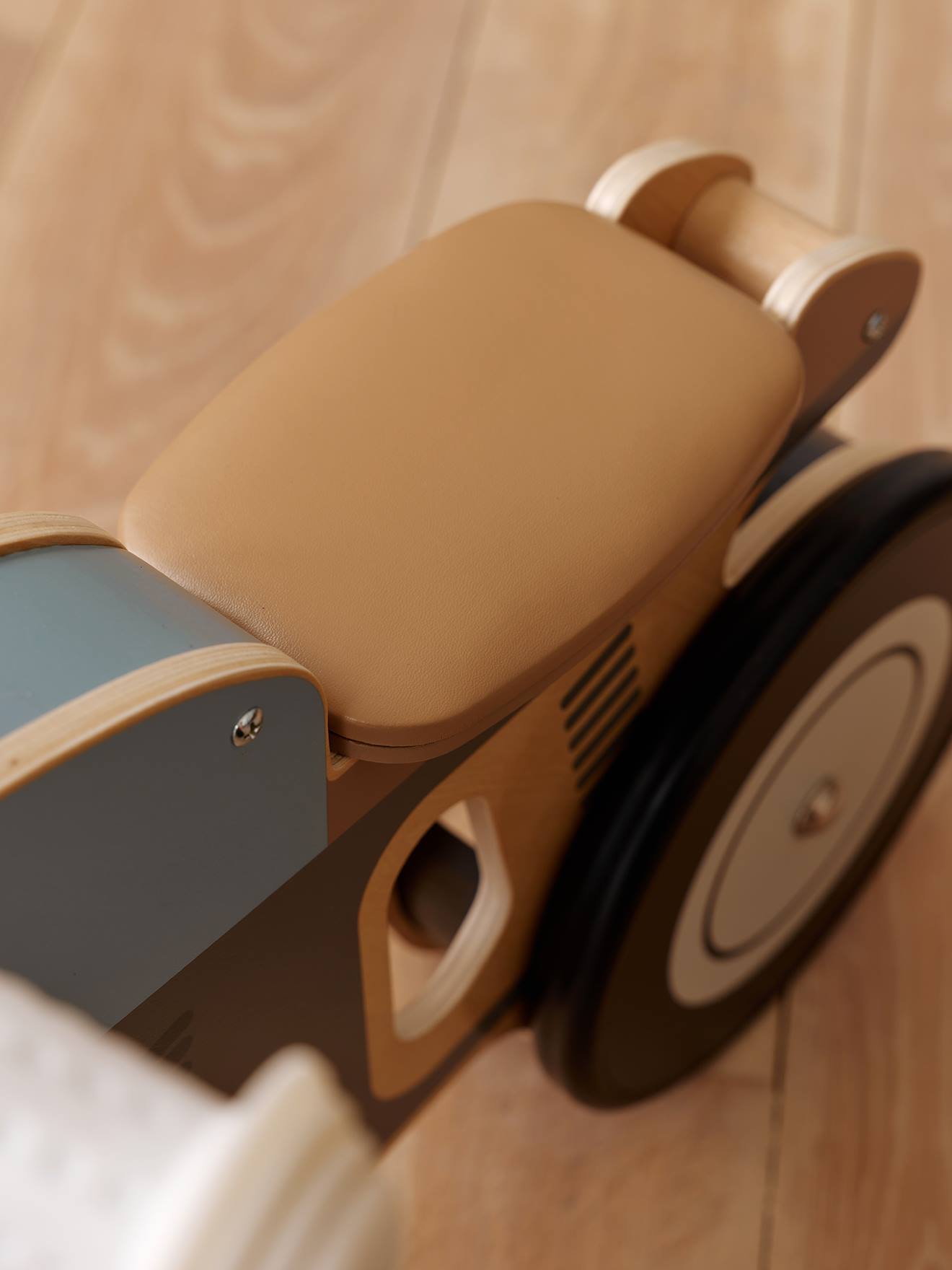 Porteur moto en bois FSC bleu