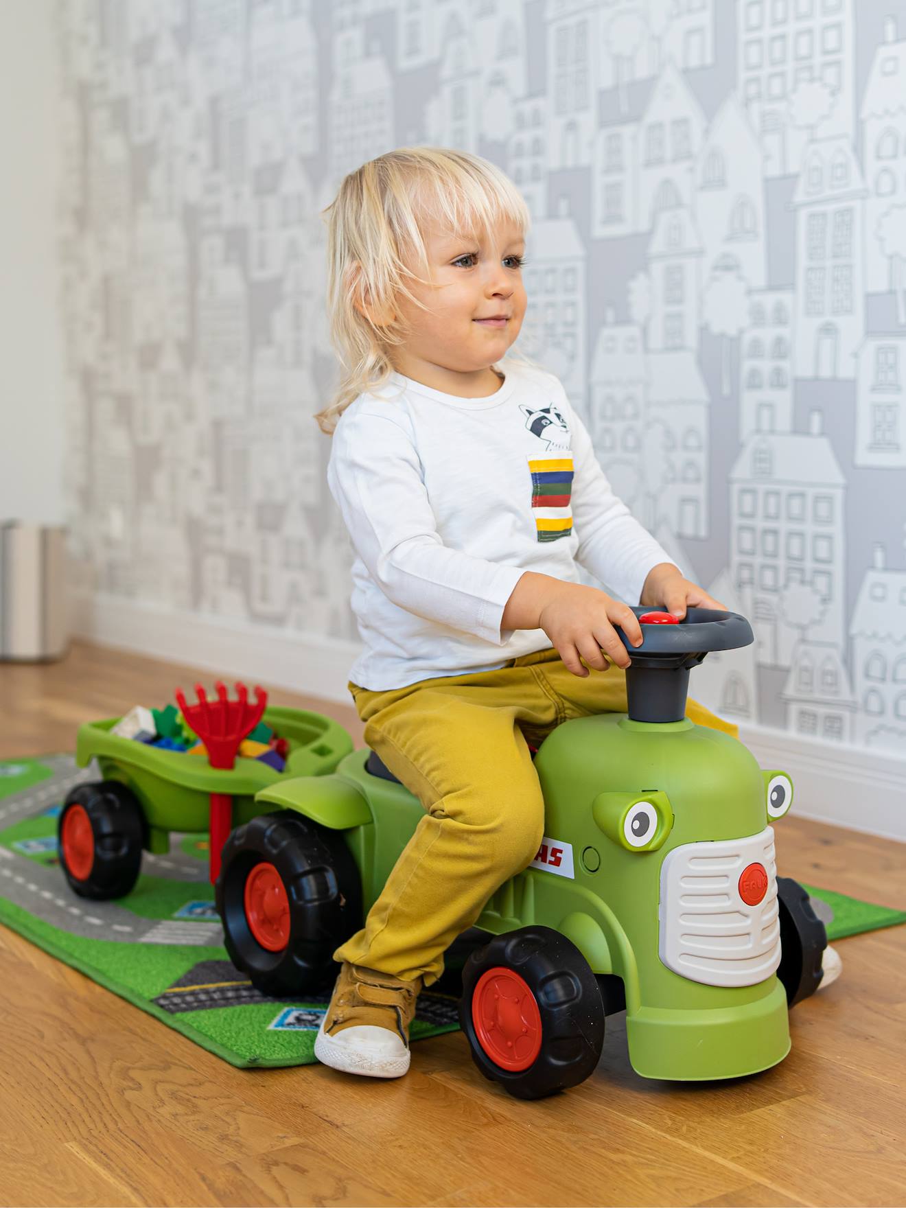 Porteur tracteur avec remorque vert claas