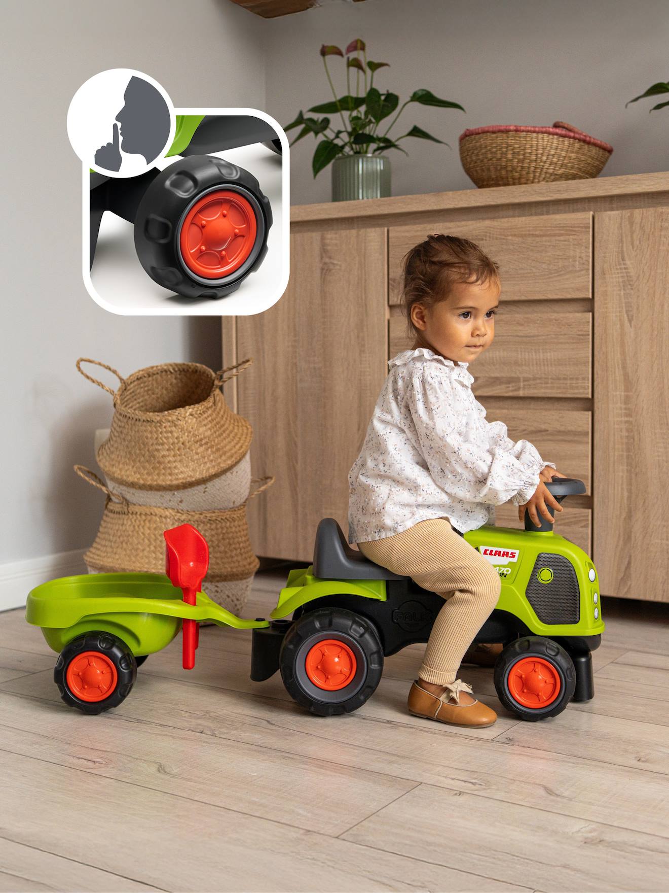 Porteur tracteur claas 1er âge avec roues silencieuses et remorque vert claas
