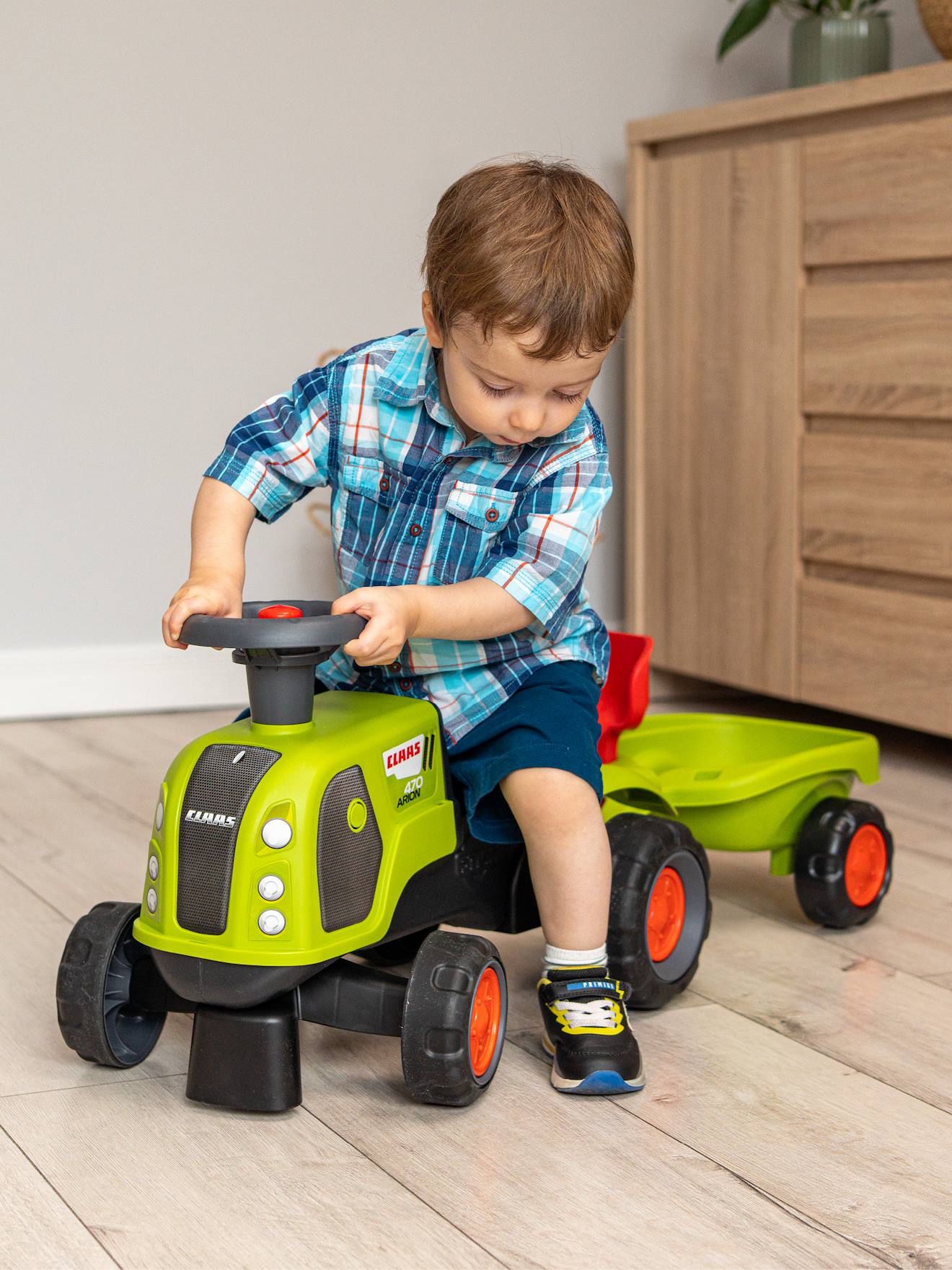 Porteur tracteur claas 1er âge avec roues silencieuses et remorque vert claas