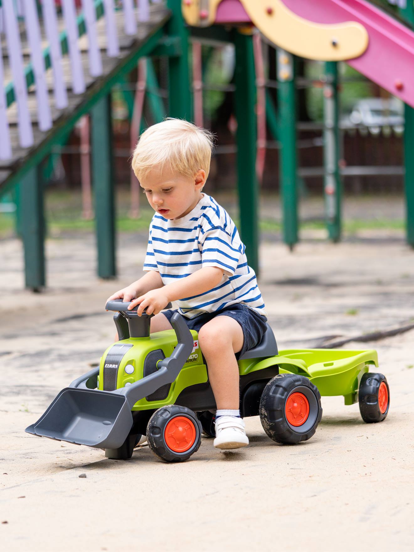Porteur tractopelle claas 1er âge avec roues silencieuses et remorque vert claas