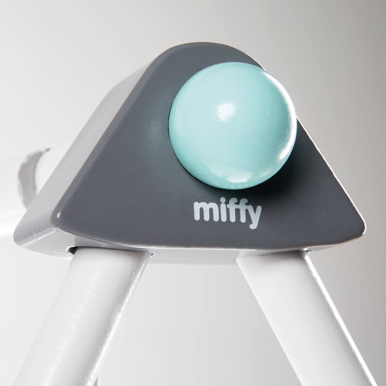 Portique d'éveil en bois massif + 3 pendentifs - arche d'activités blanc - gris / miffy