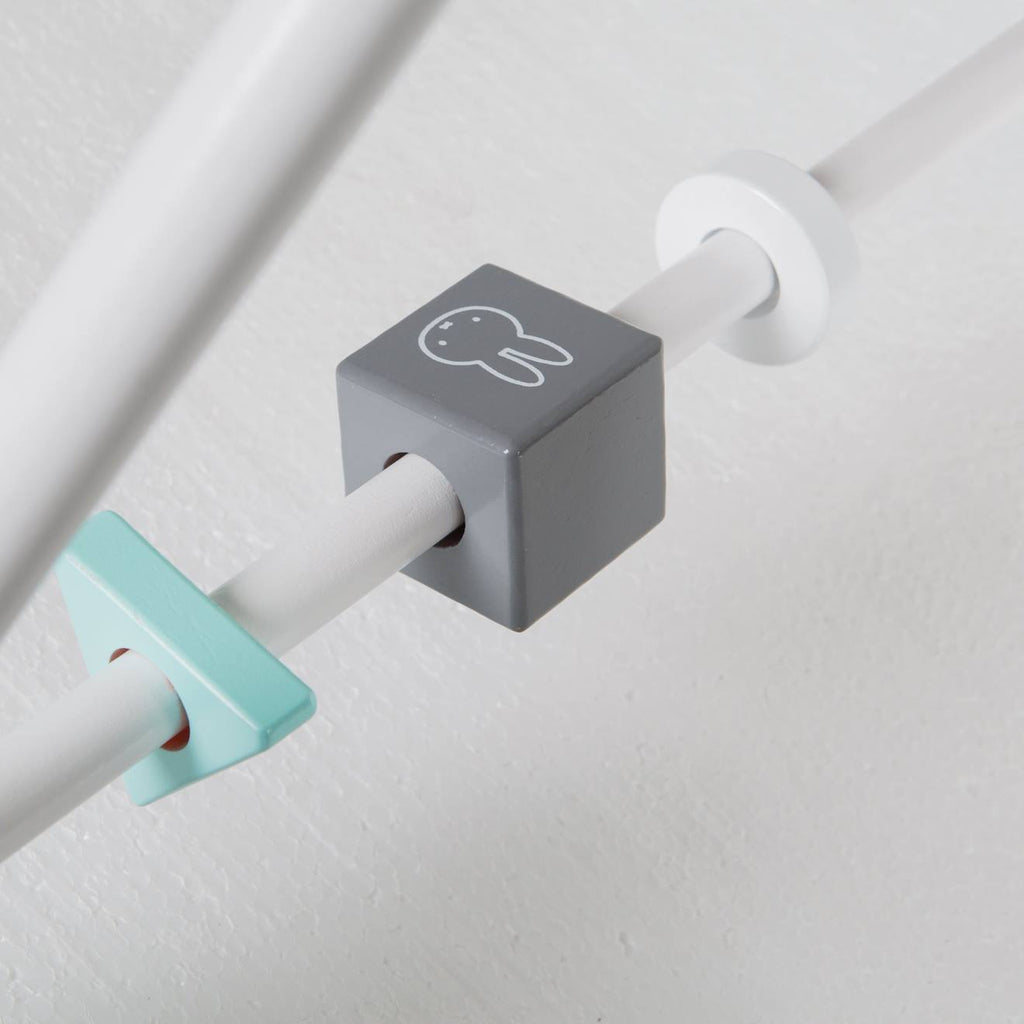Portique d'éveil en bois massif + 3 pendentifs - arche d'activités blanc - gris / miffy